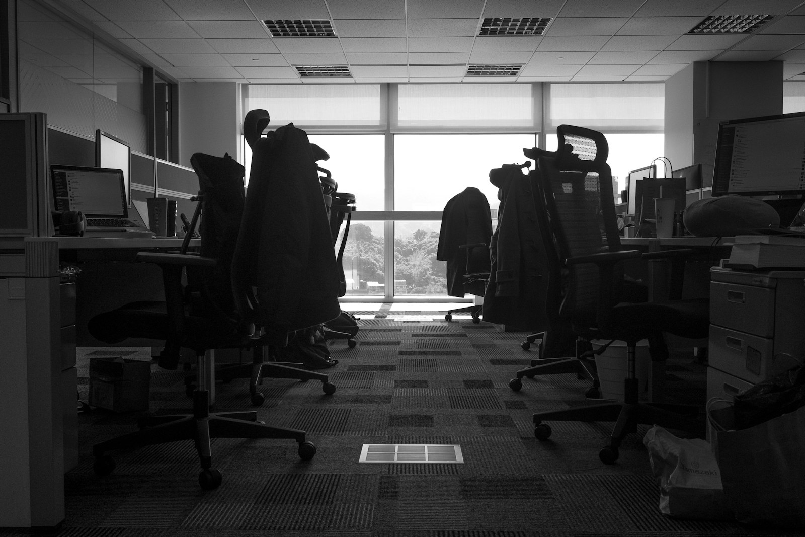 生成AIのセキュリティ対策で何を確認すべきか？企業向けに整理